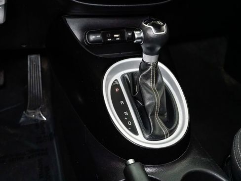 Used 2015 Kia Soul + image 15