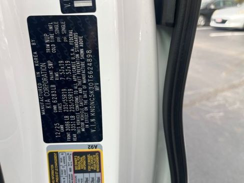 New 2026 Kia Carnival EX image 28