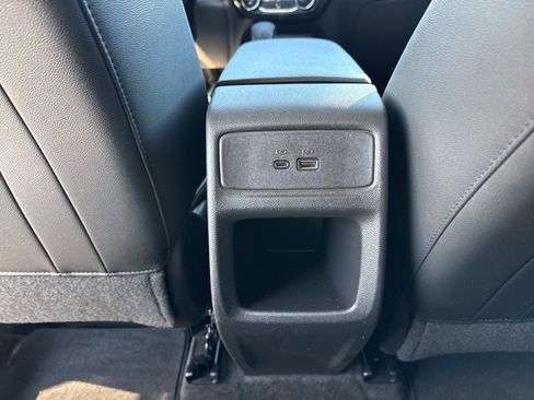 Used 2025 Chevrolet Equinox LT image 24