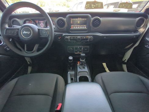 Used 2023 Jeep Gladiator Sport AWD/4WD image 18