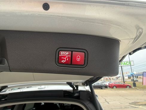 Used 2014 Mercedes-Benz GL 550 4MATIC image 14