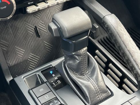 Used 2025 Toyota Tacoma SR5 image 21