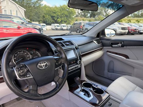 Used 2012 Toyota Camry XLE FWD image 10