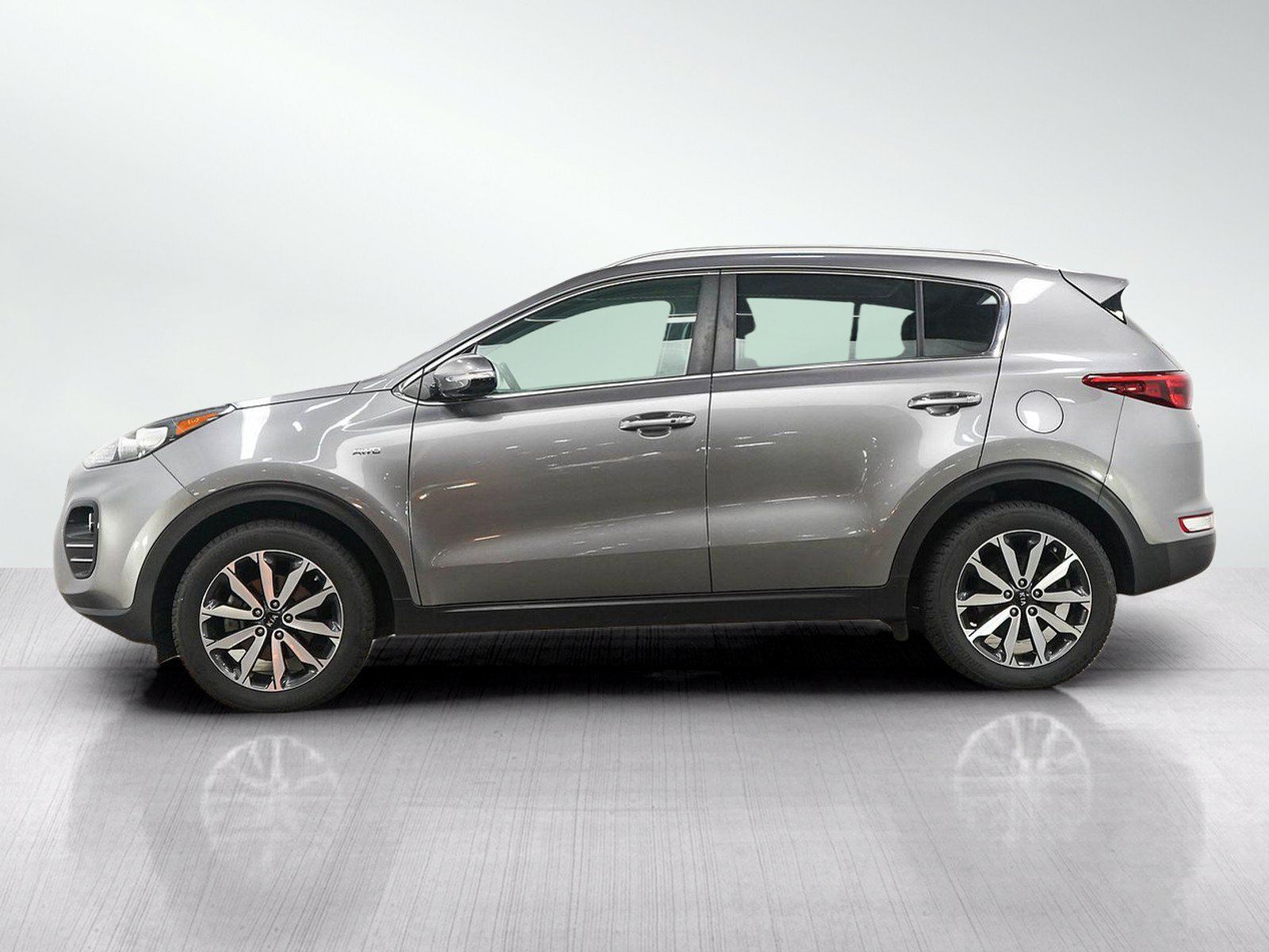 Used 2018 Kia Sportage EX AWD/4WD image 2