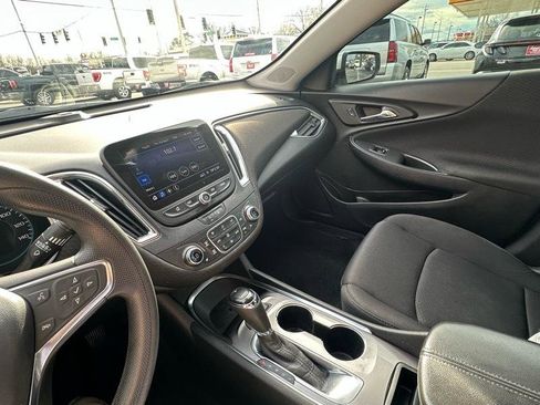 Used 2020 Chevrolet Malibu LT image 19