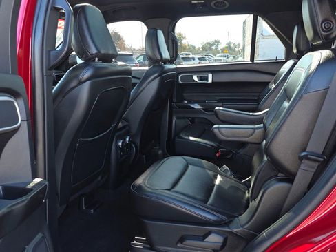 Used 2020 Ford Explorer XLT w/ Equipment Group 202A AWD/4WD image 7