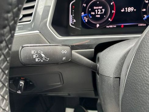 Used 2019 Volkswagen Tiguan SEL AWD/4WD image 28