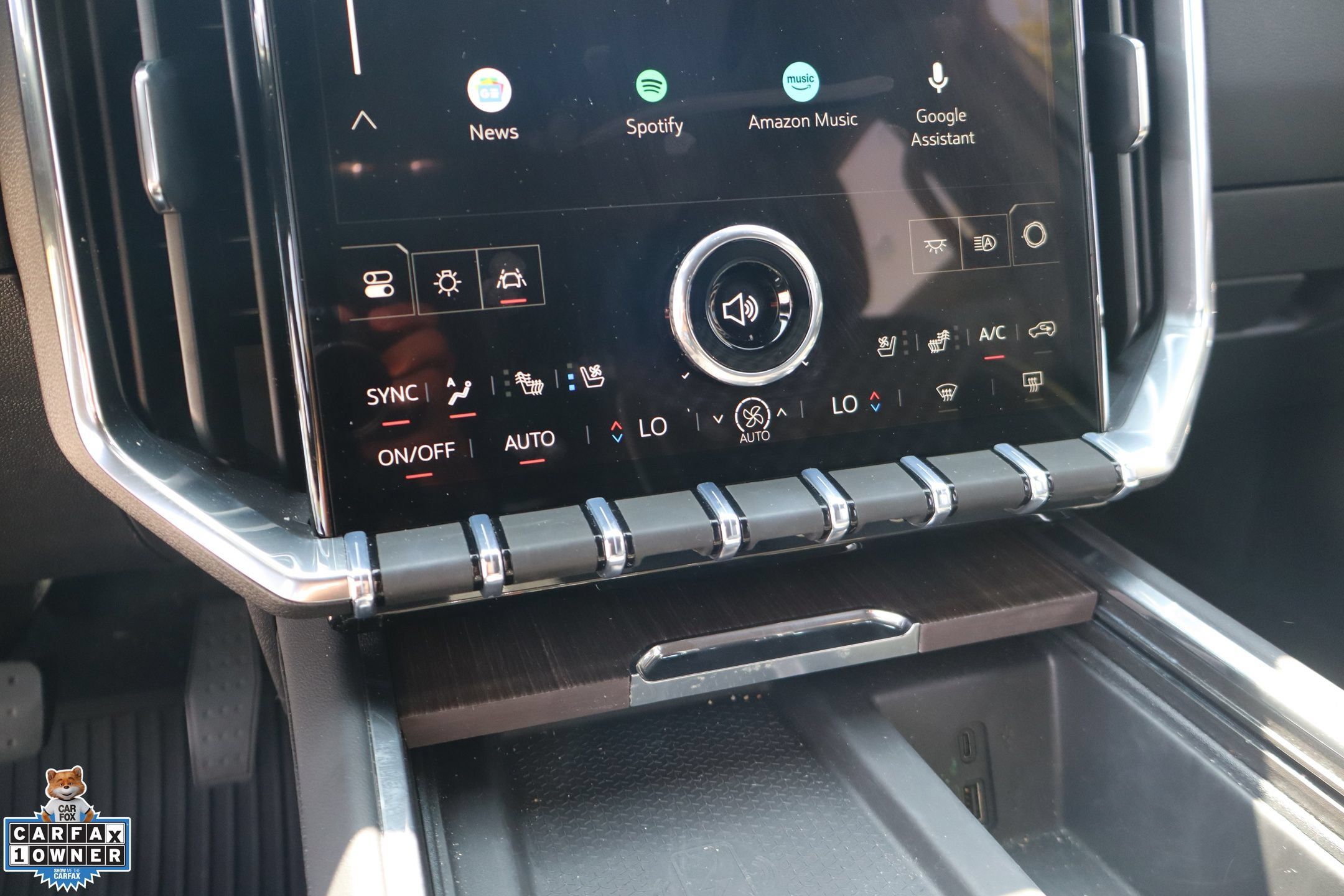 Used 2025 GMC Acadia Denali w/ LPO, Floor Liner Package FWD image 22