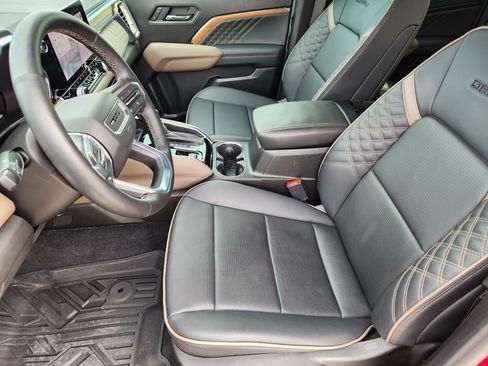 Certified 2025 GMC Canyon Denali image 13