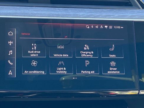 Used 2022 Audi e-tron Premium image 8