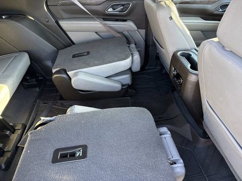 Used 2021 Chevrolet Tahoe Z71 w/ Z71 Signature Package AWD/4WD image 34