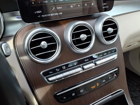 Used 2022 Mercedes-Benz GLC 300 GLC 300 4MATIC image 20