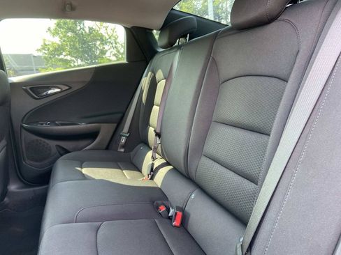 Used 2025 Chevrolet Malibu LS FWD image 14
