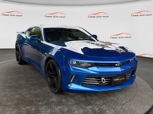Used 2017 Chevrolet Camaro LT w/ Technology Package RWD image 5
