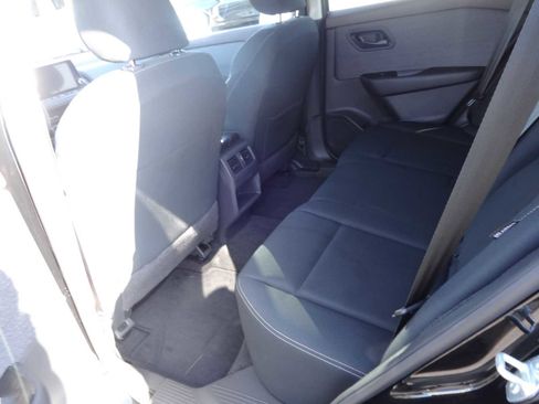 Used 2023 Nissan Rogue S image 13