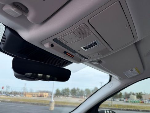 Used 2022 Land Rover Discovery Sport S R-Dynamic image 28