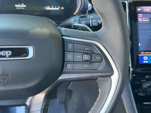 Used 2022 Jeep Grand Cherokee Limited 4xe image 29