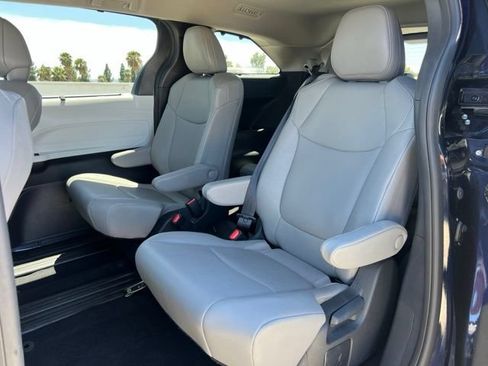 Certified 2026 Toyota Sienna XLE FWD image 16