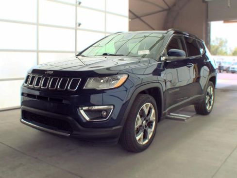 Used 2018 Jeep Compass Limited AWD/4WD image 3