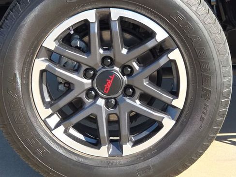 Used 2024 Toyota Tacoma TRD Sport AWD/4WD image 9