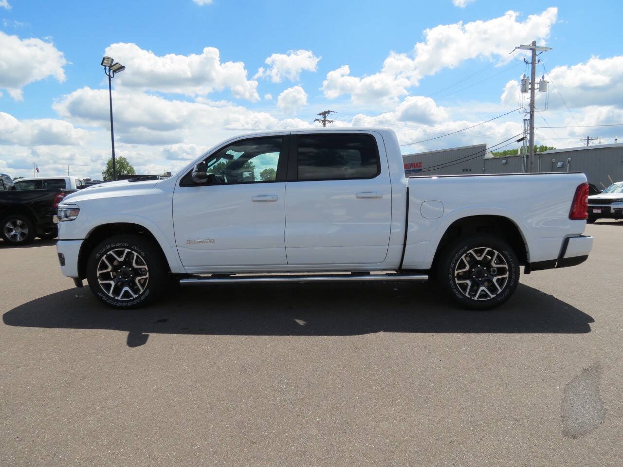 Used 2025 RAM 1500 Laramie w/ Sport Appearance Package AWD/4WD image 5