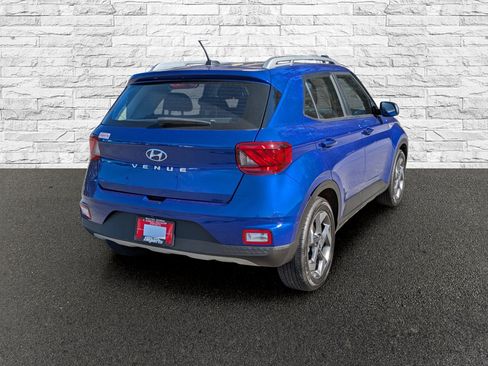 Used 2025 Hyundai Venue SEL FWD image 8