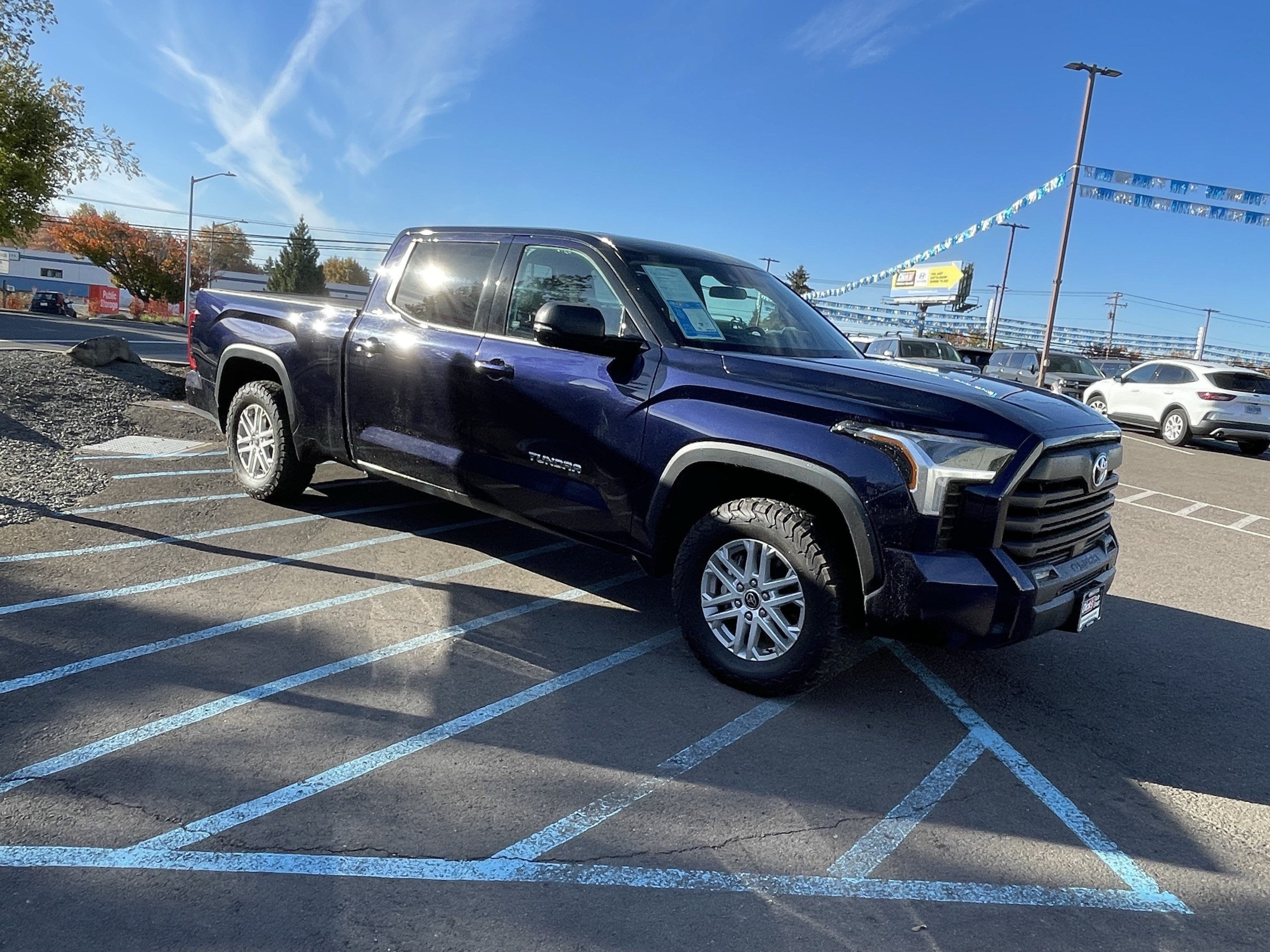 Used 2023 Toyota Tundra SR5 w/ SR5 Premium Package AWD/4WD image 7