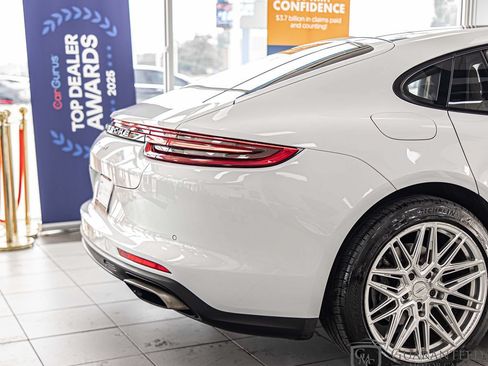 Used 2018 Porsche Panamera 4 AWD/4WD image 15