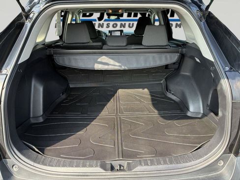 Used 2021 Toyota RAV4 XLE AWD/4WD image 42