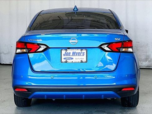 Used 2023 Nissan Versa SV FWD image 4