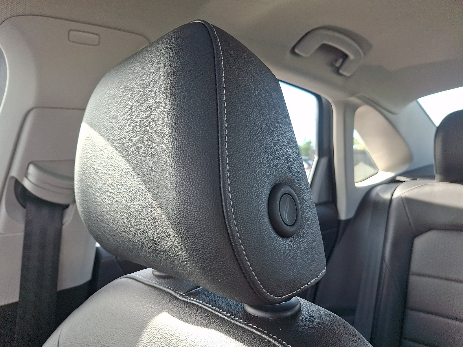 Used 2021 Volkswagen Jetta SEL FWD image 13