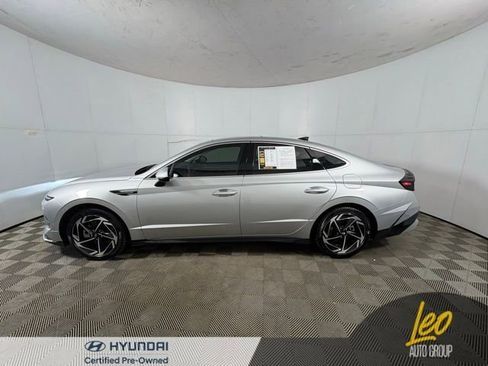 Used 2025 Hyundai Sonata SEL FWD image 2