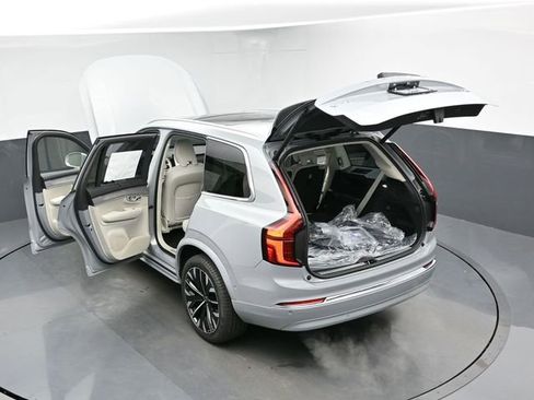 New 2026 Volvo XC90 B6 Ultra w/ Protection Package image 43