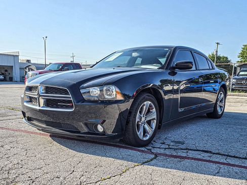 Used 2013 Dodge Charger R/T RWD image 3