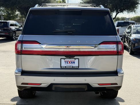 Used 2021 Lincoln Navigator Reserve w/ Luxury Package RWD image 6