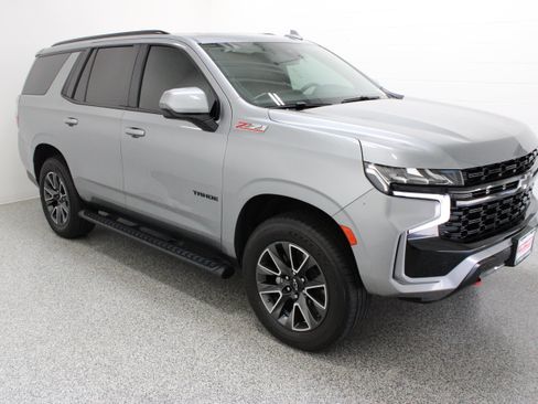 Used 2023 Chevrolet Tahoe Z71 w/ Luxury Package AWD/4WD image 4