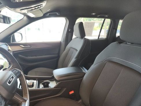 Certified 2025 Jeep Grand Cherokee Laredo w/ Luxury Tech Group I RWD image 21
