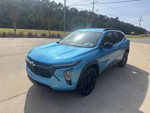 New 2026 Chevrolet Trax LT w/ Midnight Edition image 11