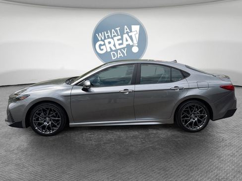 Used 2026 Toyota Camry SE w/ Convenience Package FWD image 7
