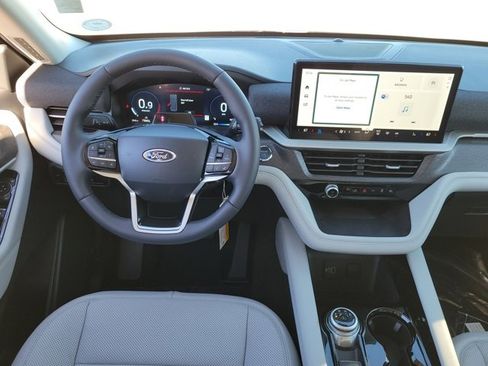 New 2026 Ford Explorer Platinum w/ LUX Leather Package image 9