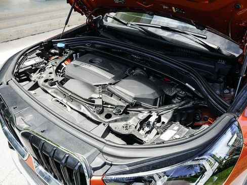 Used 2023 BMW X1 xDrive28i AWD/4WD image 16