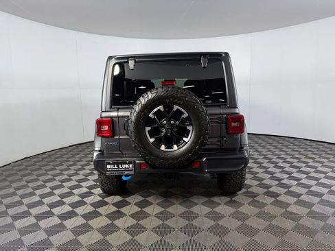 Certified 2025 Jeep Wrangler Unlimited Rubicon 4xe w/ Convenience Group AWD/4WD image 8