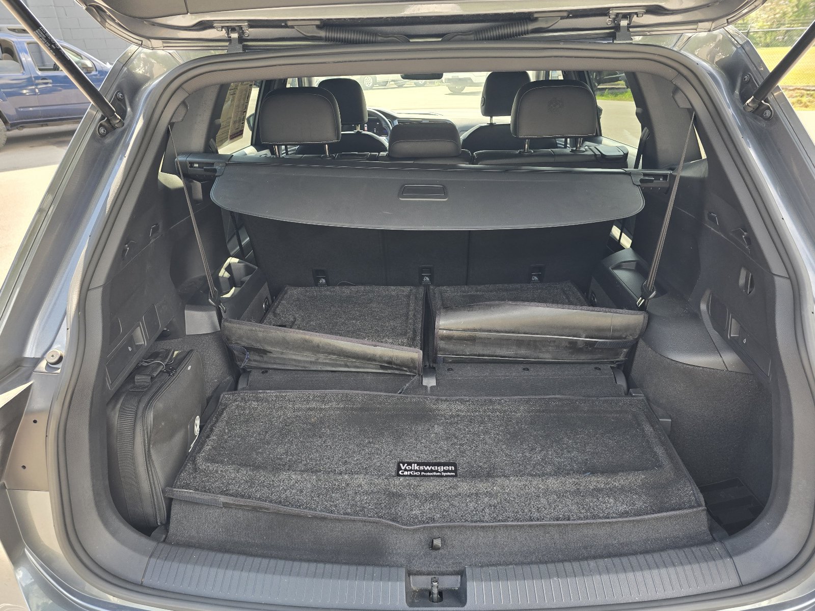 Used 2023 Volkswagen Tiguan SE R-Line FWD image 26