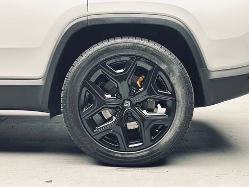 Used 2023 Rivian R1S Launch Edition AWD/4WD image 43