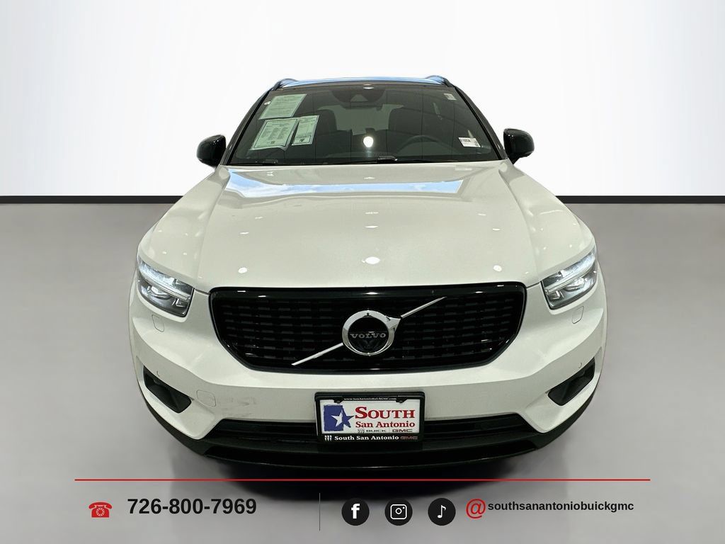 Used 2022 Volvo XC40 T5 R-Design w/ Advanced Package AWD/4WD image 2