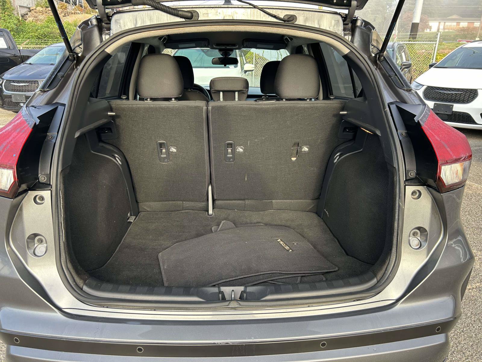 Used 2022 Nissan Kicks S FWD image 12