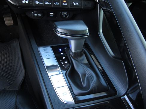 Used 2023 Hyundai Elantra Limited w/ Cargo Package image 20