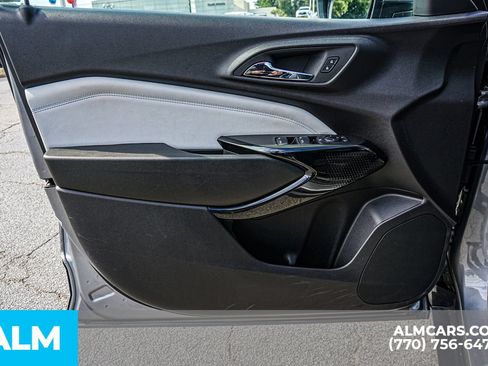 Used 2025 Chevrolet Trax LT w/ LT Convenience Package FWD image 51