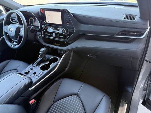 Used 2025 Toyota Highlander XSE image 28