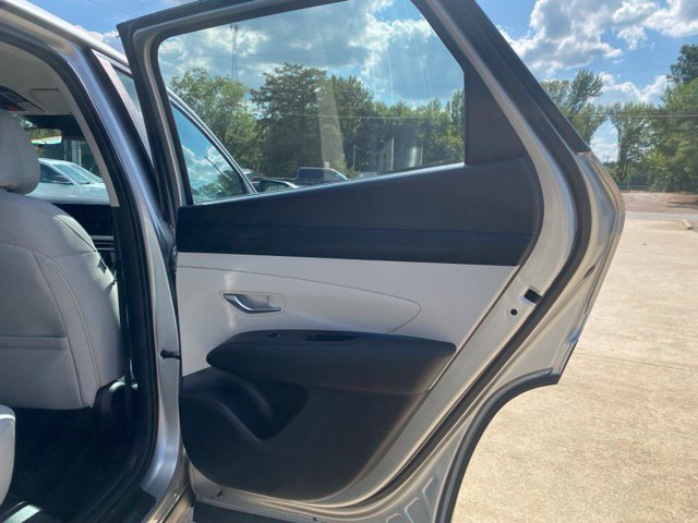 Used 2025 Hyundai Tucson SE AWD/4WD image 14